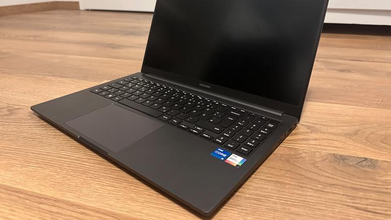 Samsung Galaxy Book2 15" i5, 8gb Ram, 512GB Speicher, Graphite