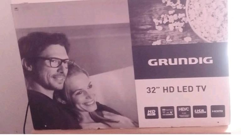 Grundig 32 GHB 5740 BK HD LED Fernseher, Als Ersatzteil/defekt