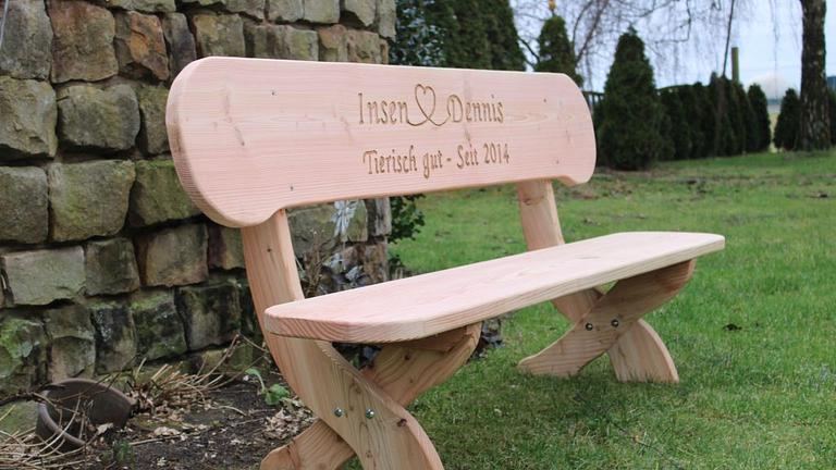 Gartenbank mit Gravur. Weihnachtsgeschenk. Hochzeitsgeschenk.