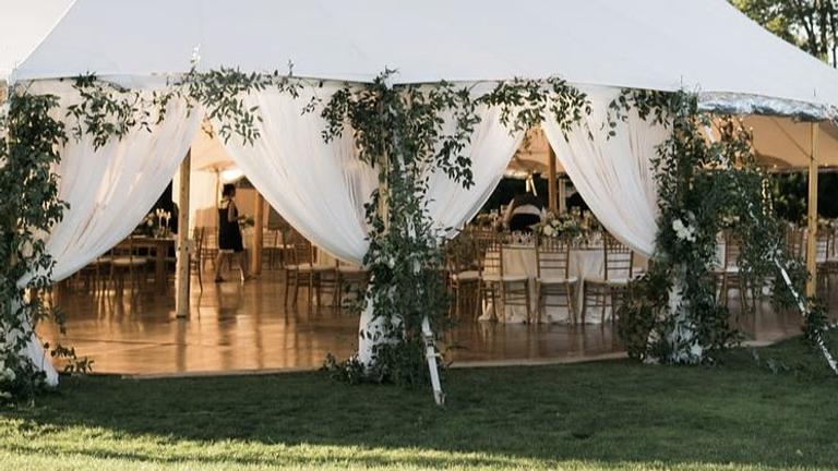Vorschaubild Suchen Servicekräfte für Hochzeit - 15€/Std