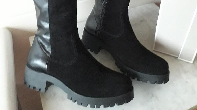 Verkaufe ungetragene Overkneestiefel von Tamaris in Gr. 39