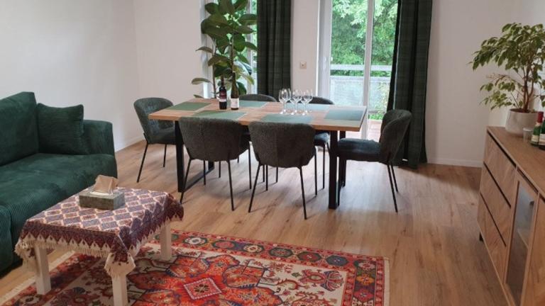 Vollmöbliertes Zimmer mit Balkon im Bielefelder Norden