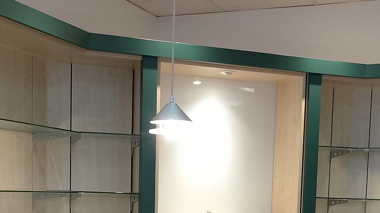 Tolle Ladeneinrichtung ehem. Apotheke