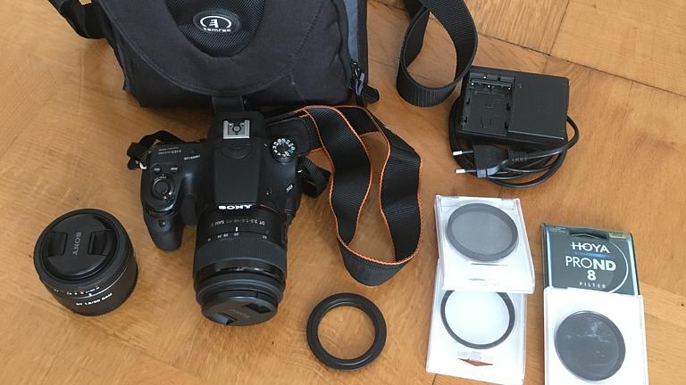 Vorschaubild Sony Alpha 58 mit Zubehör