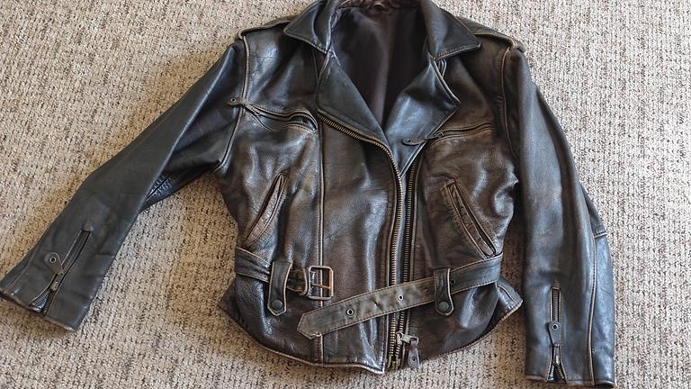 Motorrad Lederjacke Damen zu verkaufen