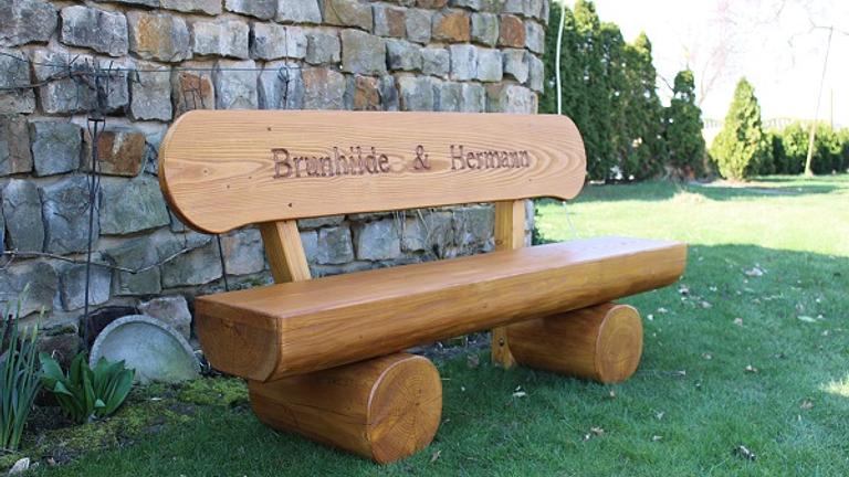 Jubiläumsgeschenk. Rentners Geschenk. Holzbank mit Beschriftung.