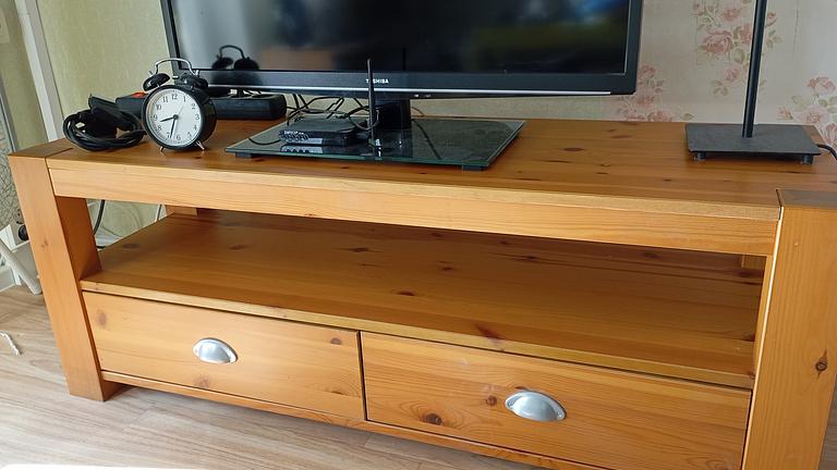 TV-Bank Massivholz Kiefer Preis 30 Euro