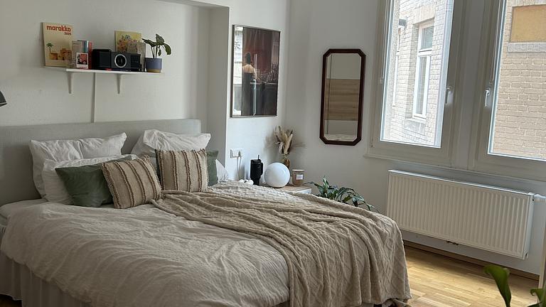 Großes WG Zimmer in renoviertem Altbau Stuttgart Ost