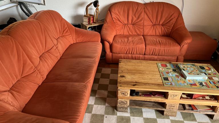 Couch Set aus Dreisitzer, Zweisitzer und Hocker (auch einzeln)