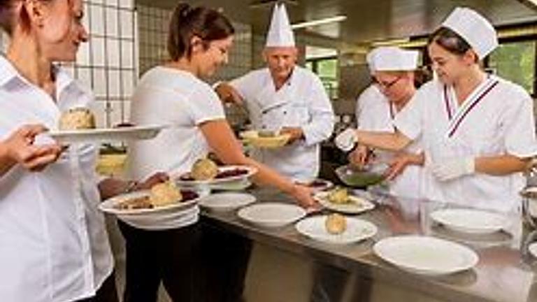 Vorschaubild Küchenhelfer*innen ab 21.12. - Verdienst 15.50 €/h