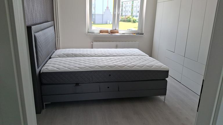 Tolles Boxspringbett mit Motor