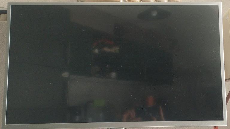 Fernseher Philips 32PFS6401/12 inkl. Wandhalterung - 40 €