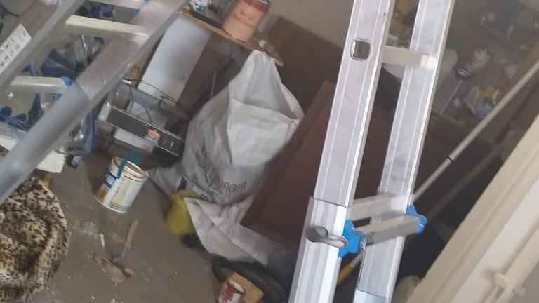Flexible Bockleiter Höhenverstellbar für 50€ zu haben