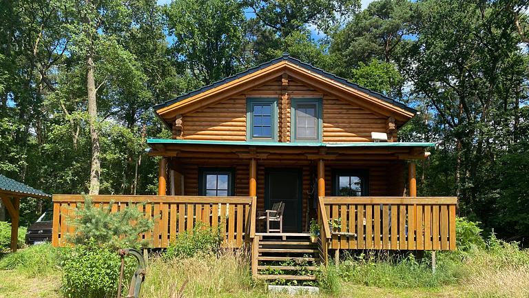 Vorschaubild EINE WOCHE WOHNEN WIE IN KANADA - BLOCKHAUS AM WALDRAND