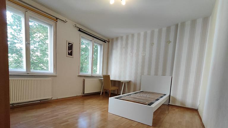 Möbliertes 18m² WG-Zimmer in 3er-Studenten-WG für 750€