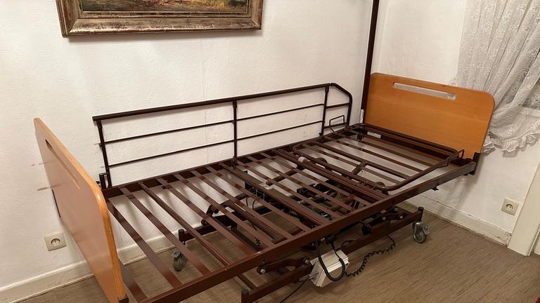 Pflegebett funktionsfähig