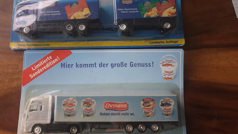 5 LKW's und ne Straßenbahn