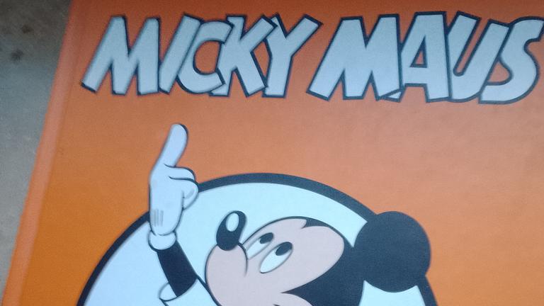 4 Comic Bücher  6 Euro