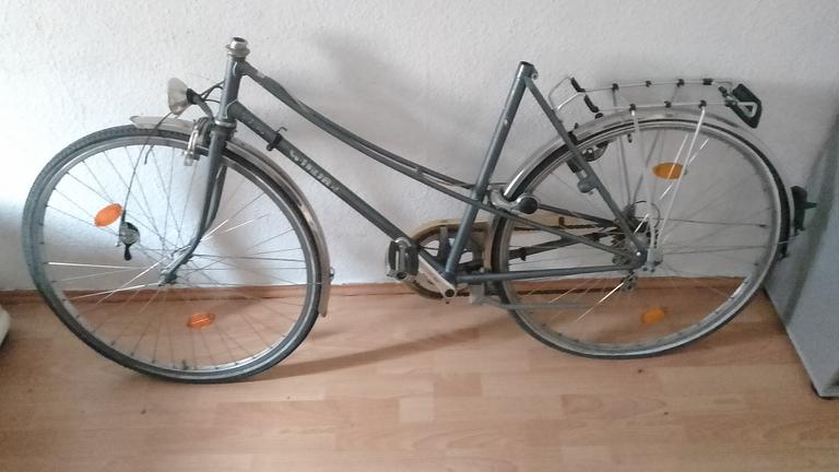 Vorschaubild Mehrere Fahrräder für Bastler 