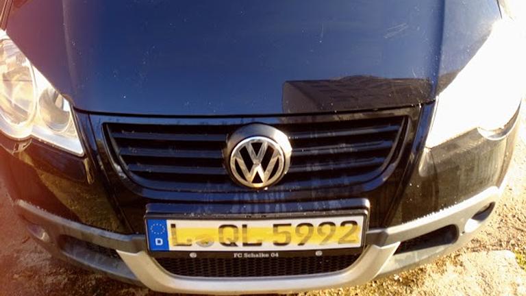 VW POLO Cross mit Schiebedach. SW. Benziner.