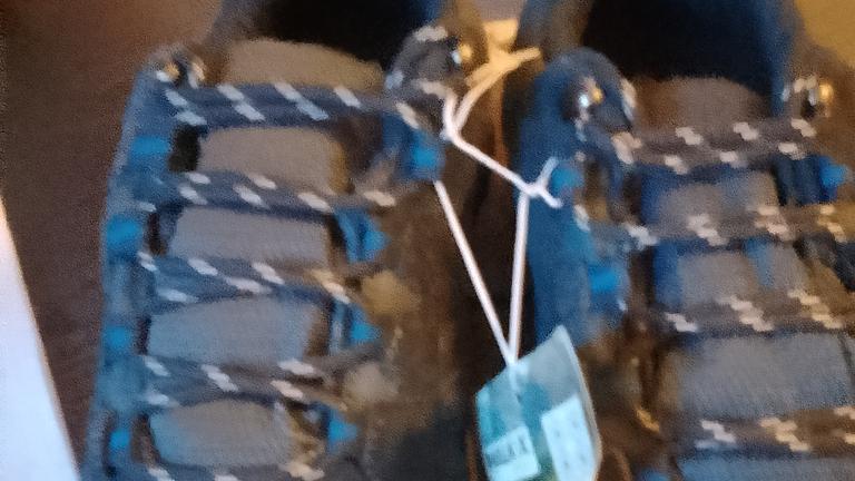 Herrenschuhe Größe 42.  6 Euro