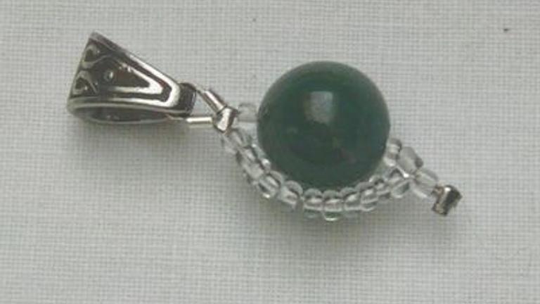 Anhänger, grüner Heliotrop mit Rocaille