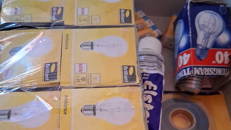 Werzeugkiste Hornbach + Leuchtmittel