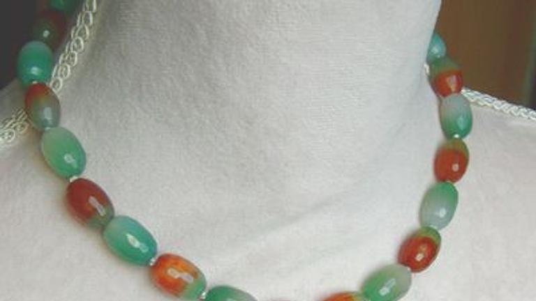 Edelsteinkette mit einen Regenbogenachat
