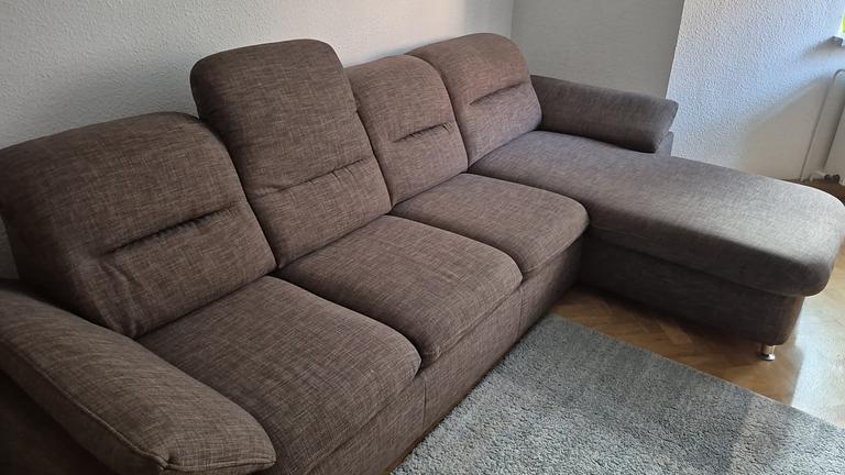 Ecksofa mit Schlaffunktion und Bettkaste