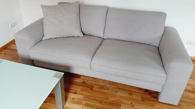 Hochwertiges Sofa mit De Ploeg-Wollstoff abzugeben - neuwertig