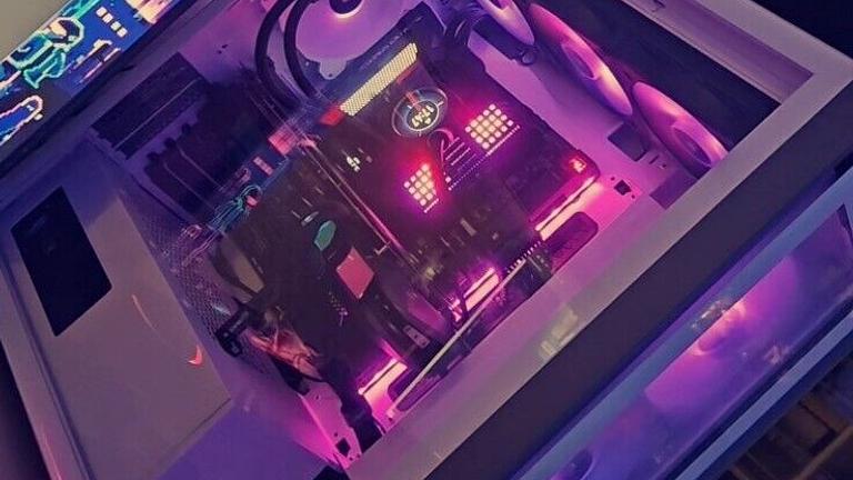 Gaming PC mit Equipment