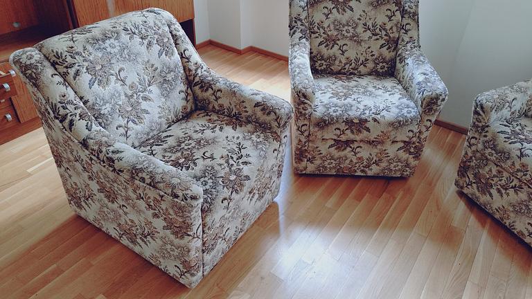 zwei Sessel für 30 €, auch einzeln abzugeben