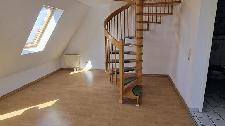 Biete 2 Zimmer Maisonettewohnung in Erfurt Krämpfervorstadt