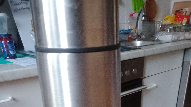 Thermoskanne aus Edelstahl. 5 Euro!