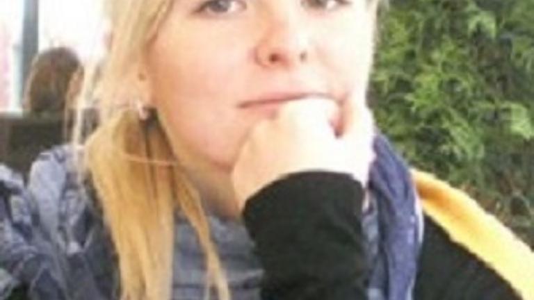 blonder Engel sucht Beziehung mit nettem Mann