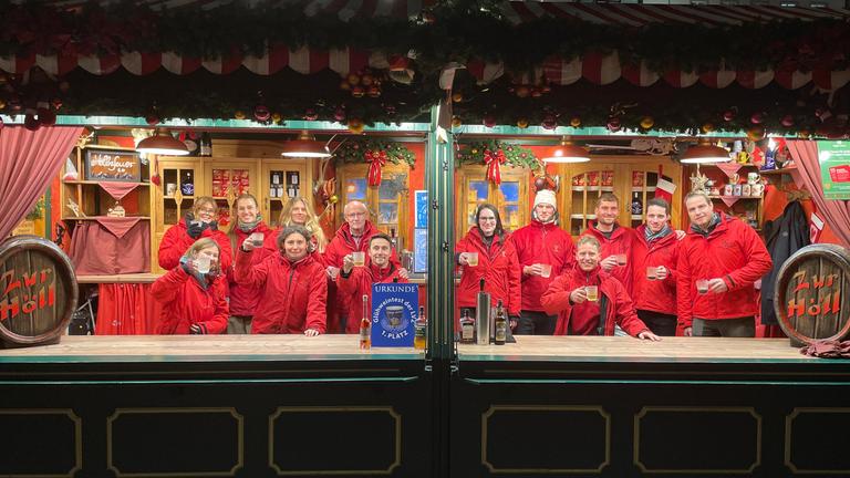 Glühweinstand Zur Höll sucht Aushilfen auf dem Leipziger Weihnachtsmarkt 15€/h