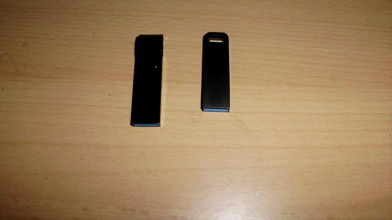 gebe zwei usb stick günstig ab