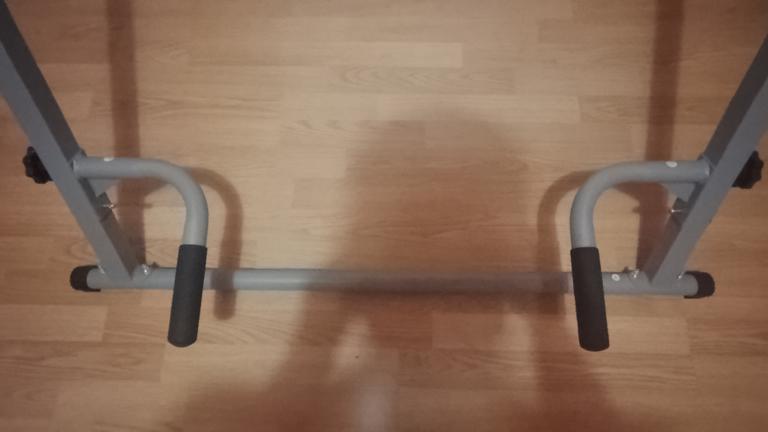 Klimmzugstation / Pull-up Station – wie neu, höhenverstellbar, bis 150 kg