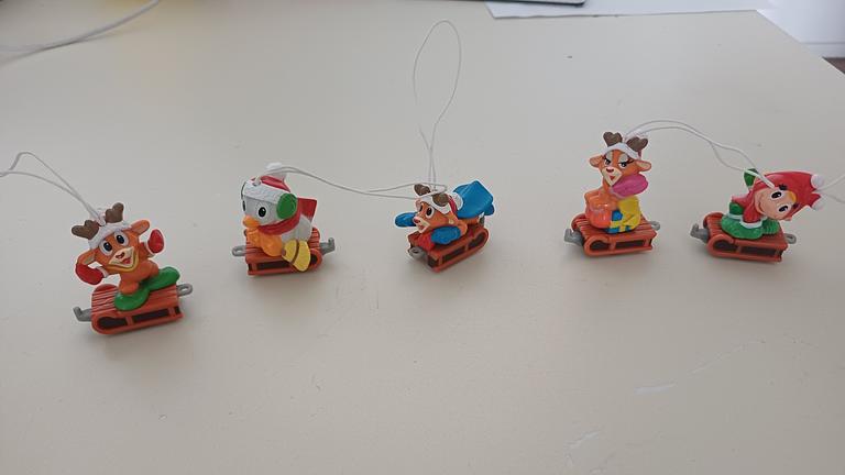 Ü -Ei Figuren zum Aufhängen