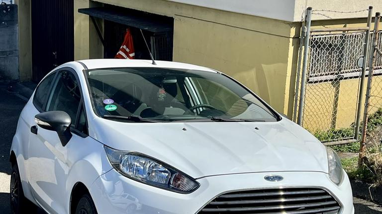 Ford Fiesta 2015 TÜV bis 04/27 sehr gute Zustand