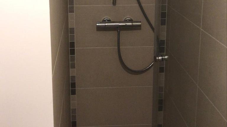2,5 Zimmer, Küche und Bad in HH Niendorf