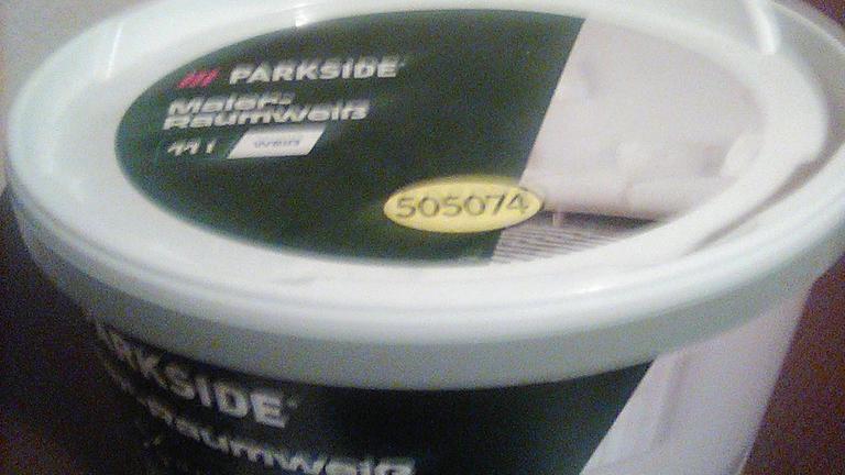 gebe hier einen 10liter ungeönette weiße inneraum farbe ab