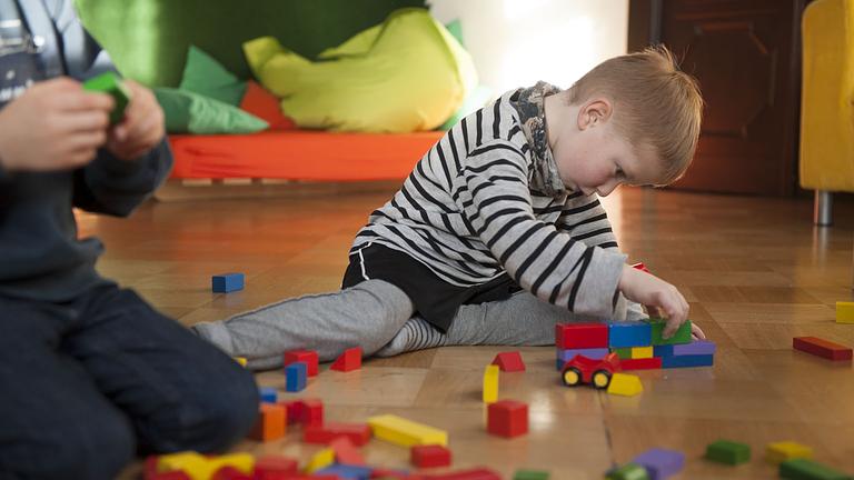 Vorschaubild Stundenweise Babysitter gesucht