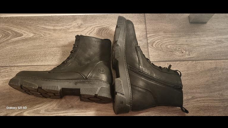 Frauen stiefel und Auto Schale zu verkaufen