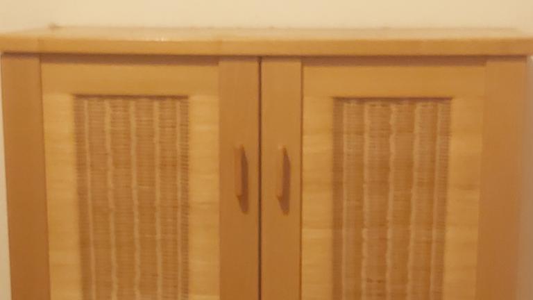 Kleiderschrank und Kommode