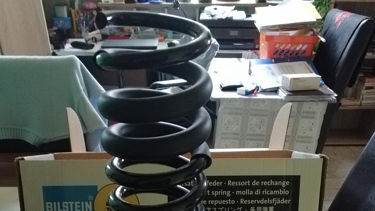 Vorschaubild 2 Hinterrad Federn für MB 270 CDI 