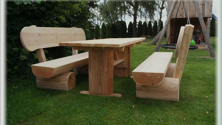 Holzmöbel aus Lärche. Gartenmöbel.