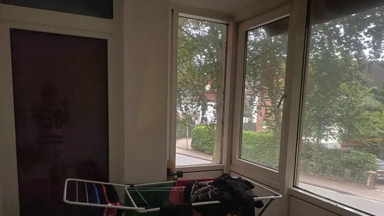 Ein Wg-Zimmer ab sofort mit Wintergarten(Balkon) !!!