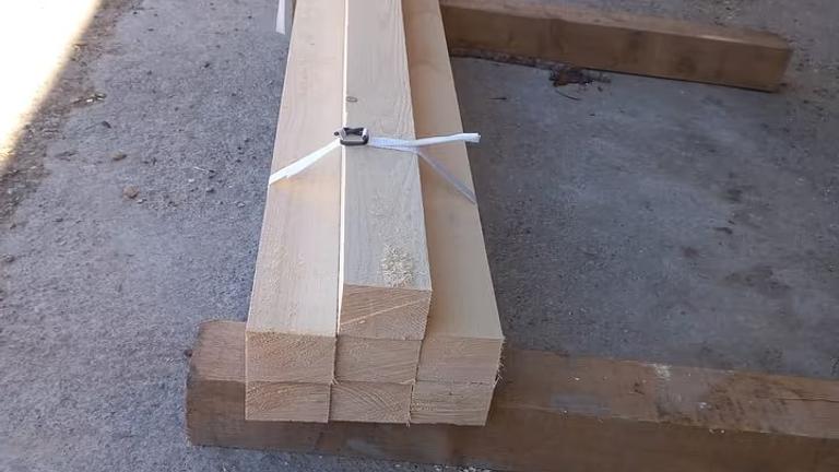 🪵 Kantholz 6 × 8 × 140 cm – 7 Stück  💶 Gesamtpreis: 20 € (für 7 Stück)