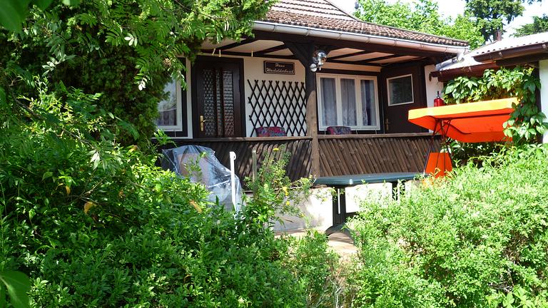 Urlaub Ferienhaus Bungalow Ferienwohnung in Carwitz am See Feldberger Seenplatte